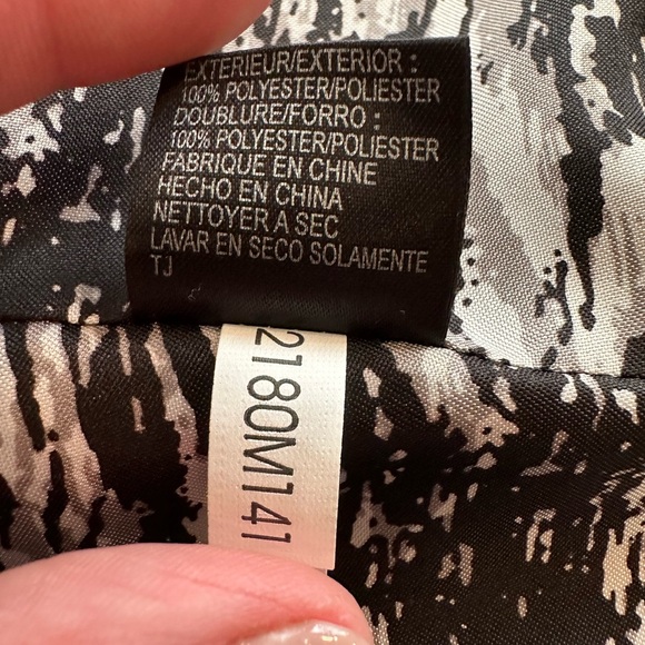 Tahari Arthur S. Levine Blazer Fitted Silhouette Black Women Size 6✨EUC✨ - Picture 11 of 16